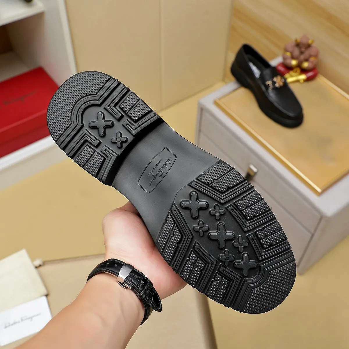 Men's shoes 💰500 Ferragamo [Ferragamo] top imported suit men's shoes 💯Original copy of the official website, product materials: selected imported embossed calfskin + luxury hardware buckle accessories ~ imported water-dyed cow 🐂 leather lining. Strong three-dimensional visual effect, original combination outsole, multiple colors available😘 Size: 38-44 (.45.46. Customized)